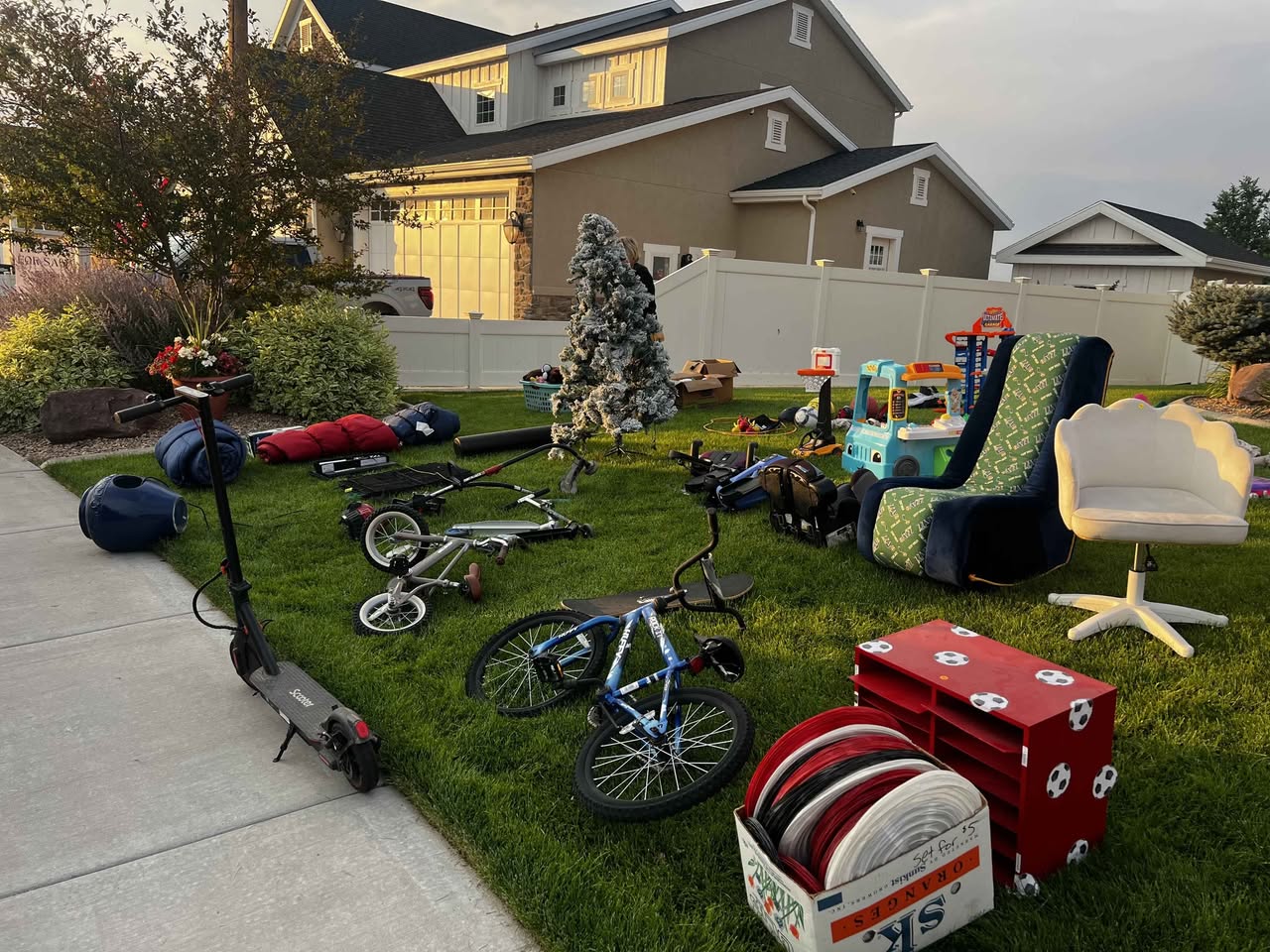 Yard Sale: Mega Yard Sale Sat Aug 8 in Roosevelt, UT